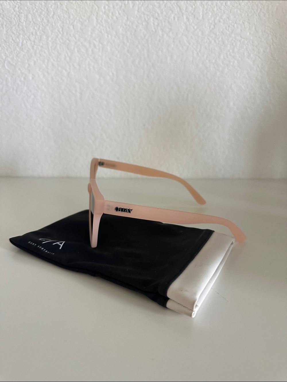 Quay Australia Pink Matte Paradiso Sunglasses - Picture 2 of 5